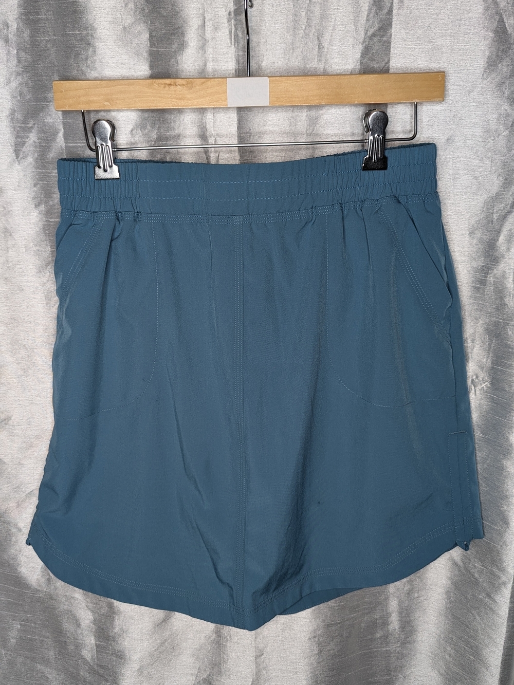 LIV Women's Athletic Skort Size M Teal Elastic Waist Pockets Golf Tennis